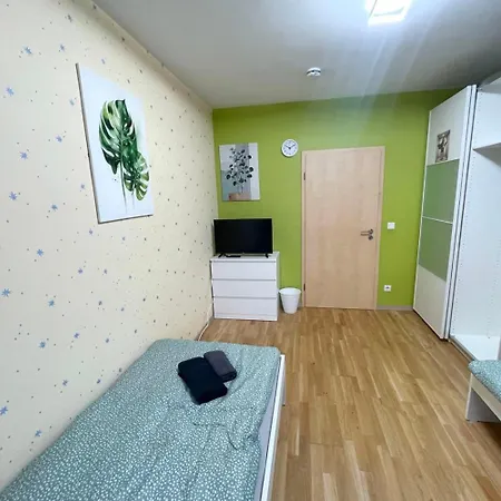 Zentral Gelegenes Mit Balkon In