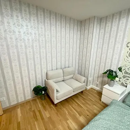 アパート Zentral Gelegenes Mit Balkon In *