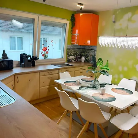 アパート Zentral Gelegenes Mit Balkon In オーバーハウゼン