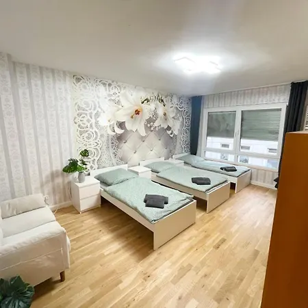 Zentral Gelegenes Mit Balkon In * オーバーハウゼン
