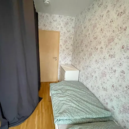 Zentral Gelegenes Mit Balkon In アパート
