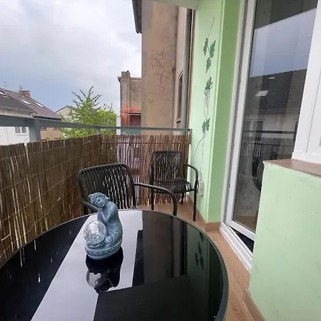 Zentral Gelegenes Mit Balkon In