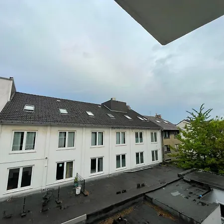 Zentral Gelegenes Mit Balkon In オーバーハウゼン